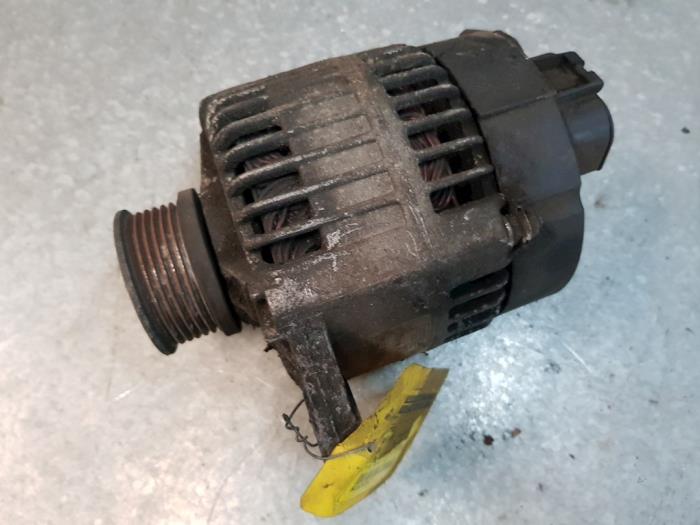 Gebruikte Dynamo Alfa Romeo 156 (932) 1.6 Twin Spark 16V Prijs € 9,00 Margeregeling aangeboden door autodemontage denollen