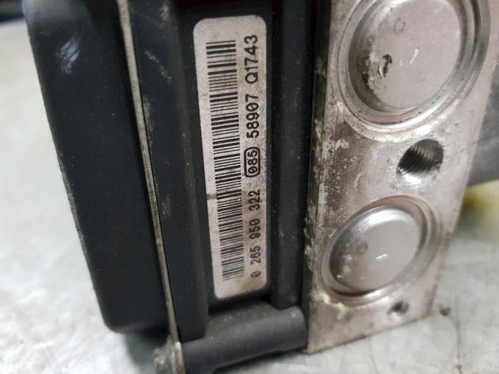 Gebruikte ABS Pomp Mercedes B (W245) 1.5 B-150 16V Prijs € 43,00 Margeregeling aangeboden door autodemontage denollen
