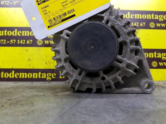 Gebruikte Dynamo Kia Ceed Prijs € 82,28 Inclusief btw aangeboden door autodemontage denollen