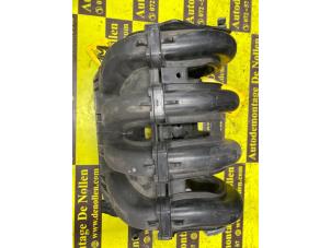 Gebruikte Inlaatspruitstuk Peugeot 307 Prijs € 100,00 Margeregeling aangeboden door de Nollen autorecycling