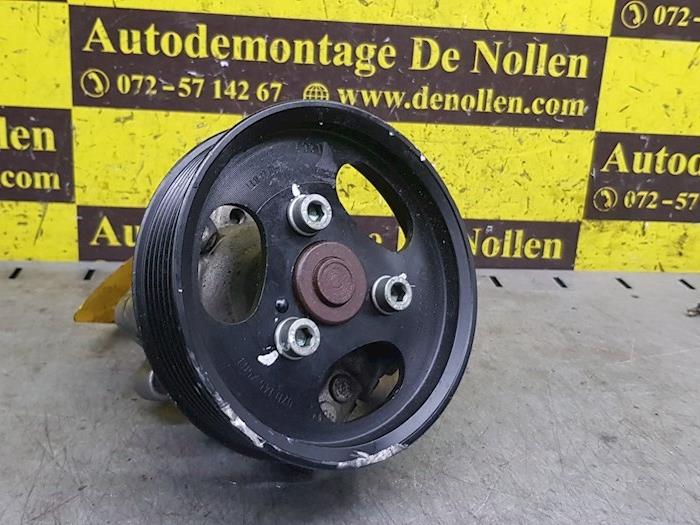 Gebruikte Pomp Servo Porsche Cayenne (9PA) 3.2 V6 24V Prijs € 135,00 Margeregeling aangeboden door autodemontage denollen