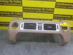 Gebruikte Luchtrooster Dashboard Landrover Vogue Prijs € 108,90 Inclusief btw aangeboden door de Nollen autorecycling