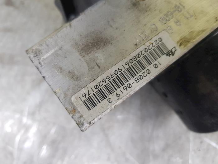 ABS Pomp van een Mercedes-Benz ML II (164/4JG) 3.0 ML-320 CDI 4-Matic V6 24V 2008