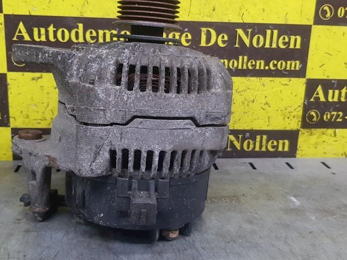 Gebruikte Dynamo Volkswagen Polo III (6N1) 1.4i 60 Prijs € 36,00 Margeregeling aangeboden door autodemontage denollen