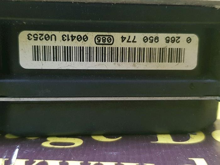 ABS Pomp van een Ford Transit 2009