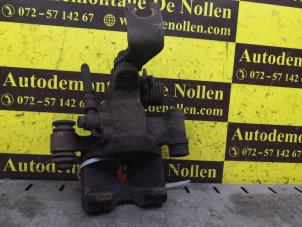 Gebruikte Remklauw (Tang) rechts-achter Mazda 626 (GF14) 1.8i 16V Prijs € 36,00 Margeregeling aangeboden door de Nollen autorecycling