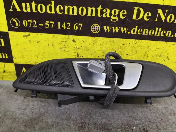 Gebruikte Handgreep Ford Fiesta 1 1.0 L Prijs € 22,00 Margeregeling aangeboden door autodemontage denollen