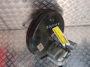 Gebruikte Rembooster Renault Master II (JD) 2.5 dCi 16V 100 Prijs € 250,00 Margeregeling aangeboden door de Nollen autorecycling