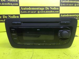 Gebruikte Radio Seat Ibiza III (6L1) 1.2 12V Prijs € 75,00 Margeregeling aangeboden door de Nollen autorecycling