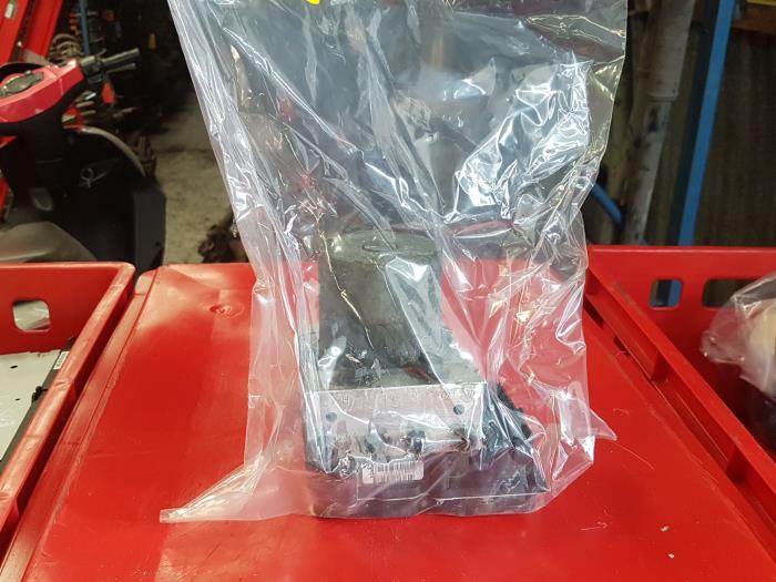 Gebruikte ABS Pomp Audi A5 (8T3) 3.0 TDI V6 24V Quattro Prijs € 150,00 Margeregeling aangeboden door autodemontage denollen