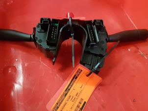 Gebruikte Licht + Raw Schakelaar Ford Ka I 1.3i (96 EEC) Prijs € 35,00 Margeregeling aangeboden door de Nollen autorecycling