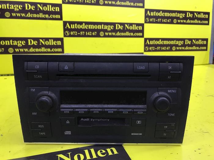 CD Speler van een Audi A4 2006