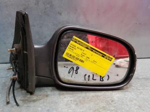 Gebruikte Buitenspiegel rechts Daihatsu Sirion/Storia (M1) 1.0 12V Prijs € 25,00 Margeregeling aangeboden door de Nollen autorecycling