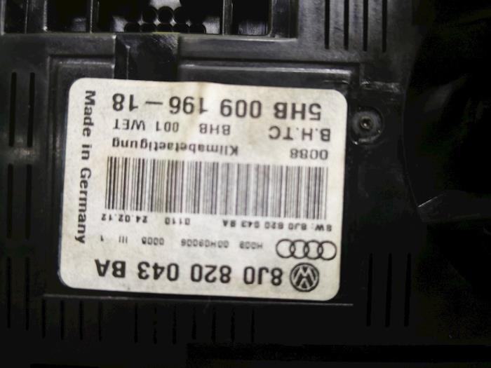 Kachel Bedieningspaneel van een Audi TT (8J3) 1.8 TFSI 16V 2013