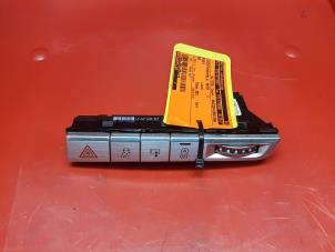 Gebruikte Luchthoeveelheidsmeter Audi A8 (D4) Prijs € 50,00 Margeregeling aangeboden door de Nollen autorecycling