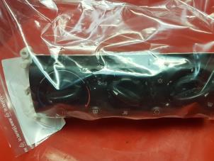 Gebruikte Kachel Bedieningspaneel Mini Cooper S Prijs € 50,00 Margeregeling aangeboden door de Nollen autorecycling