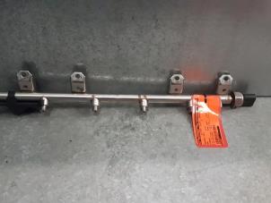 Gebruikte Injector brug BMW 3 serie (E93) 330i 24V Prijs € 75,00 Margeregeling aangeboden door de Nollen autorecycling