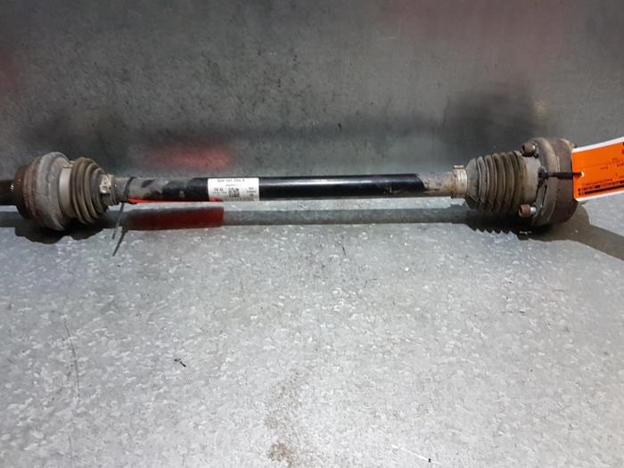 Gebruikte Aandrijfas rechts-achter Volkswagen Golf VII Variant (AUVV) 2.0 R 4Motion 16V Prijs € 272,25 Inclusief btw aangeboden door autodemontage denollen