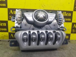 Gebruikte Chaufage Bedieningspaneel Mini ONE Prijs € 121,00 Inclusief btw aangeboden door de Nollen autorecycling