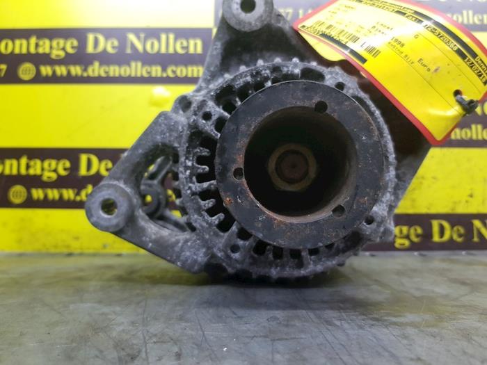 Gebruikte Dynamo Volvo S40 (VS) 1.8 16V Prijs € 40,00 Margeregeling aangeboden door autodemontage denollen