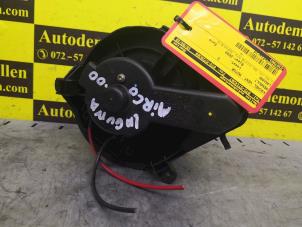 Gebruikte Kachel Ventilatiemotor Renault Laguna I (B56) 1.6 16V Prijs € 25,00 Margeregeling aangeboden door de Nollen autorecycling