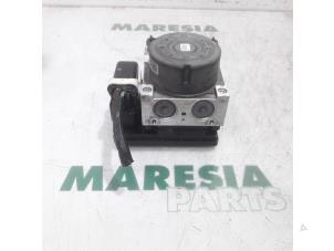 Gebruikte ABS Pomp Peugeot 208 I (CA/CC/CK/CL) 1.4 HDi Prijs € 131,25 Margeregeling aangeboden door Maresia Parts