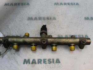 Gebruikte Injector brug Peugeot 607 (9D/U) 2.2 HDi 16V FAP Prijs € 105,00 Margeregeling aangeboden door Maresia Parts