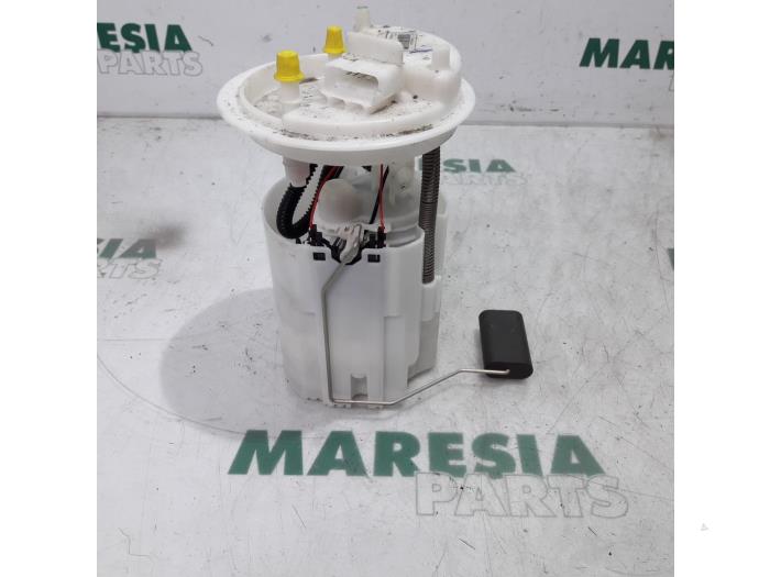 Gebruikte Tank element Pomp Fiat Punto III (199) 0.9 TwinAir Turbo 100 Prijs € 40,00 Margeregeling aangeboden door Maresia Parts