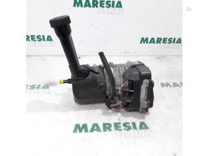 Gebruikte Stuurbekrachtiging Pomp Citroen C4 Grand Picasso (UA) 1.8 16V Prijs € 157,50 Margeregeling aangeboden door Maresia Parts