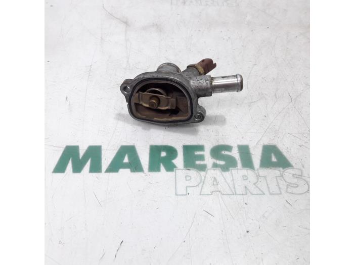 Gebruikte Thermostaathuis Fiat Grande Punto (199) 1.4 Prijs € 19,95 Margeregeling aangeboden door Maresia Parts