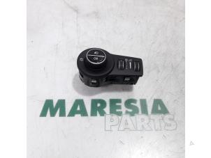 Gebruikte Verlichtings Module Fiat 500X (334) 1.6 E-torq 16V Prijs € 35,00 Margeregeling aangeboden door Maresia Parts