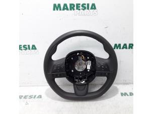 Gebruikte Stuurwiel Fiat 500X (334) 1.6 E-torq 16V Prijs € 157,50 Margeregeling aangeboden door Maresia Parts