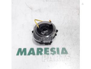 Gebruikte Airbagring Fiat 500X (334) 1.6 E-torq 16V Prijs € 60,00 Margeregeling aangeboden door Maresia Parts