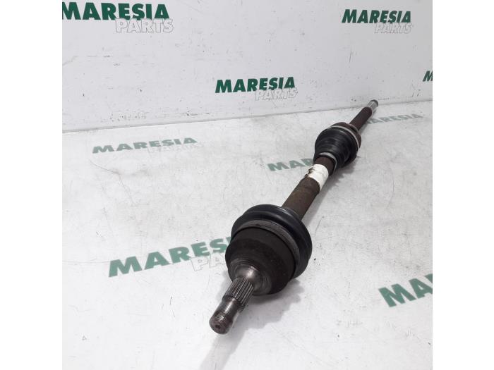 Gebruikte Aandrijfas rechts-voor Citroen C4 Grand Picasso (UA) 1.8 16V Prijs € 30,00 Margeregeling aangeboden door Maresia Parts