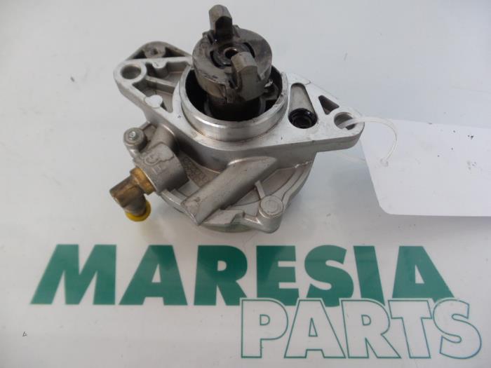 Gebruikte Vacuumpomp (Diesel) Fiat Grande Punto (199) 1.3 JTD Multijet 16V Prijs € 29,95 Margeregeling aangeboden door Maresia Parts