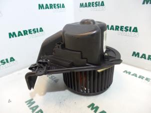 Gebruikte Chaufage Ventilatiemotor Fiat Ulysse (179) 2.2 JTD 16V Prijs € 40,00 Margeregeling aangeboden door Maresia Parts