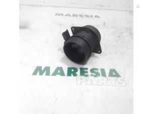 Gebruikte Luchthoeveelheidsmeter Citroen C4 Grand Picasso (UA) 2.0 HDiF 16V 135 Prijs € 35,00 Margeregeling aangeboden door Maresia Parts