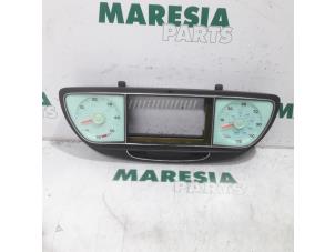 Gebruikte Instrumentenpaneel Fiat Ulysse (179) 2.2 JTD 16V Prijs € 75,00 Margeregeling aangeboden door Maresia Parts