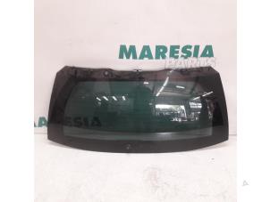 Gebruikte Ruit achter Citroen C4 Grand Picasso (UA) 1.8 16V Prijs € 157,50 Margeregeling aangeboden door Maresia Parts