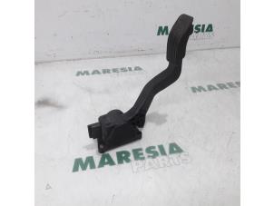Gebruikte Sensor Gaspedaalpositie Peugeot 207 CC (WB) 1.6 16V Prijs € 25,00 Margeregeling aangeboden door Maresia Parts