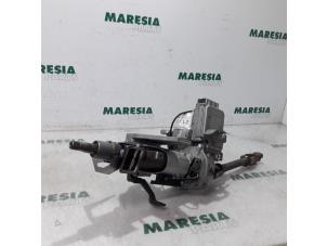 Gebruikte Stuurkolom Huis Renault Clio IV (5R) 0.9 Energy TCE 90 12V Prijs € 315,00 Margeregeling aangeboden door Maresia Parts