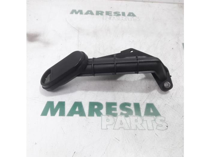 Gebruikte Oliepomp Citroen C5 III Berline (RD) 2.0 16V Prijs € 25,00 Margeregeling aangeboden door Maresia Parts