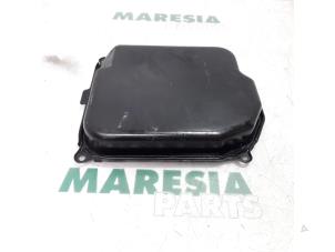 Gebruikte Versnellingsbakdeksel Citroen C3 (FC/FL/FT) 1.4 Prijs € 35,00 Margeregeling aangeboden door Maresia Parts