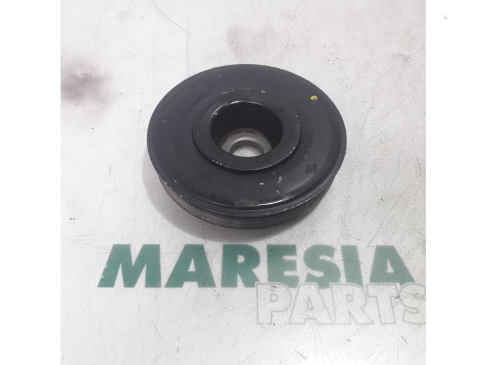 Gebruikte Poelie Krukas Renault Clio III (BR/CR) 1.6 16V GT Prijs € 20,00 Margeregeling aangeboden door Maresia Parts