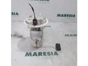 Gebruikte Tank element Pomp Peugeot 208 I (CA/CC/CK/CL) 1.0 Vti 12V PureTech Prijs € 25,00 Margeregeling aangeboden door Maresia Parts