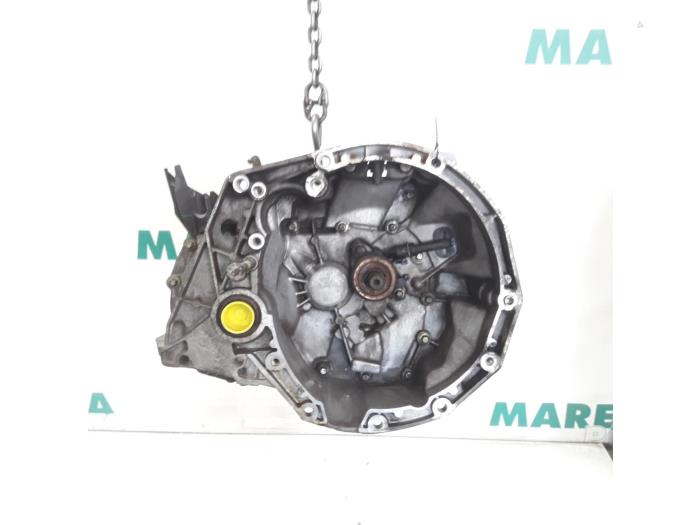 Gebruikte Versnellingsbak Renault Laguna II Grandtour (KG) 2.0 16V Prijs € 262,50 Margeregeling aangeboden door Maresia Parts
