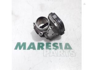 Gebruikte Gasklephuis Citroen C4 Berline (NC) 1.6 Hdi Prijs € 20,00 Margeregeling aangeboden door Maresia Parts