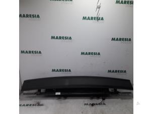 Gebruikte Cabriodak Afdekplaat Peugeot 207 CC (WB) 1.6 16V Prijs € 105,00 Margeregeling aangeboden door Maresia Parts