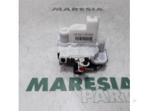 Gebruikte Deurslot Mechaniek 2Deurs links Fiat 500 (312) 0.9 TwinAir 80 Prijs € 35,00 Margeregeling aangeboden door Maresia Parts