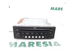 Gebruikte Radio CD Speler Peugeot 207/207+ (WA/WC/WM) 1.4 16V Prijs € 60,00 Margeregeling aangeboden door Maresia Parts